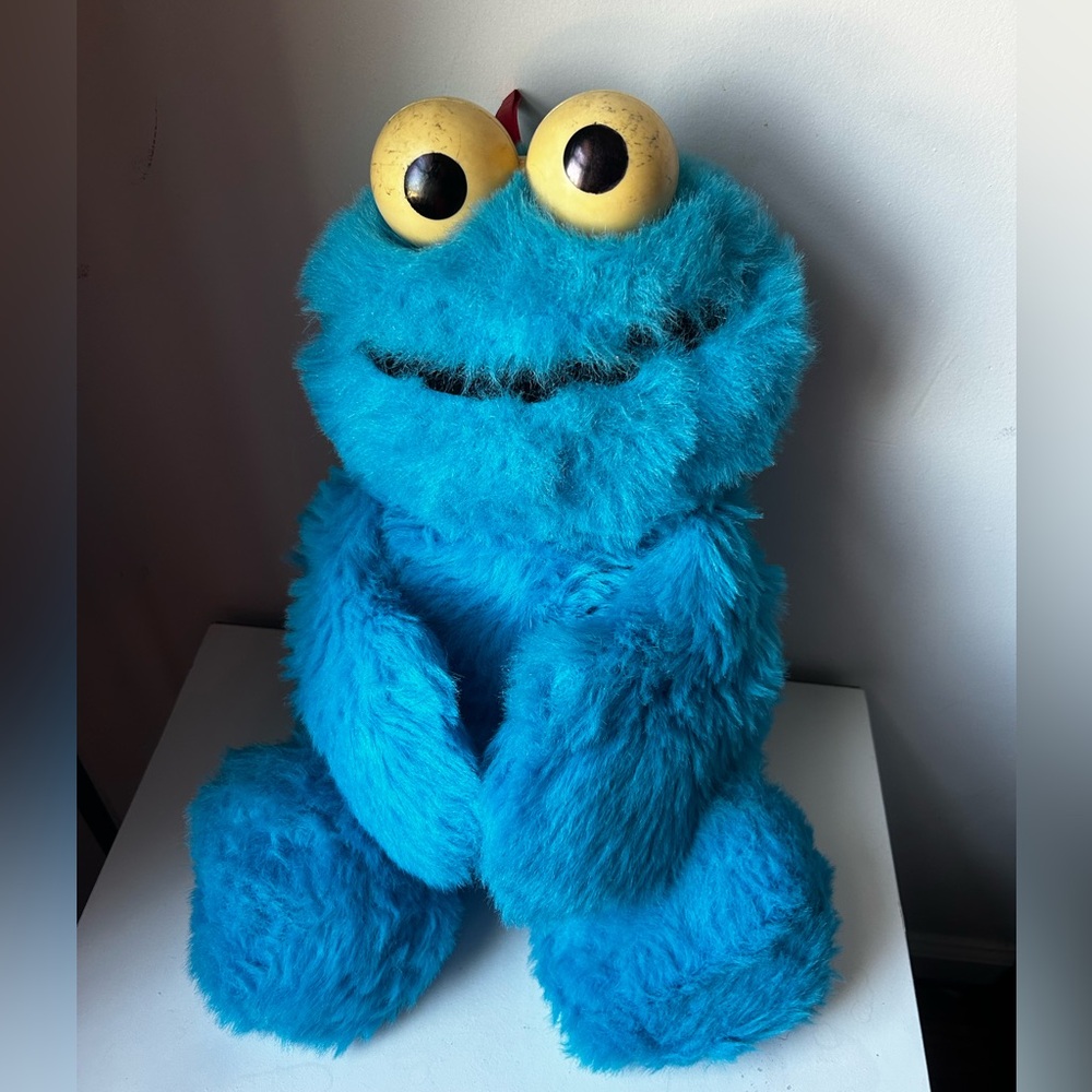 Vintage Cookie Monster Sesame place plush 27”